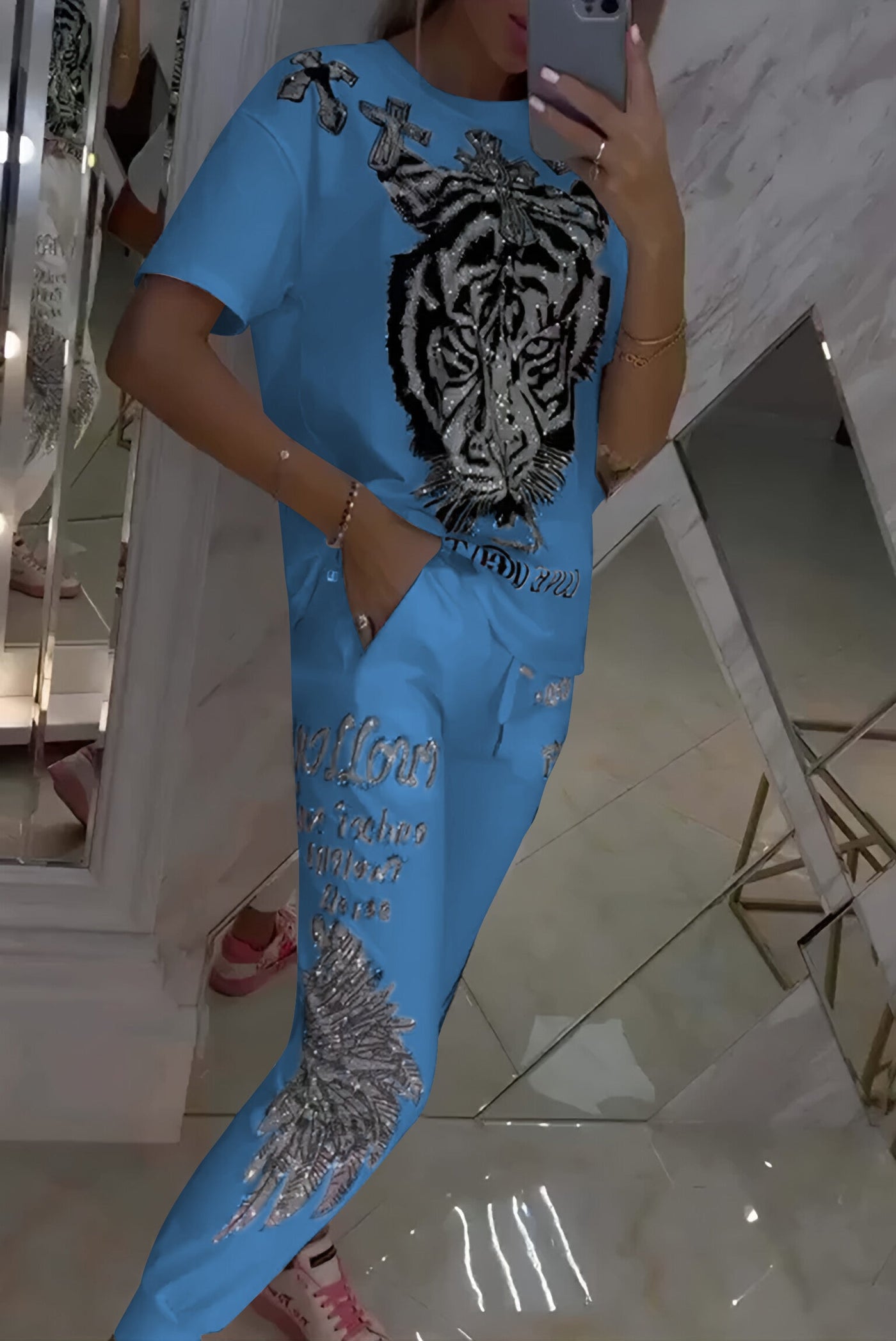 Iveta – Striking Set with Fashionable Print