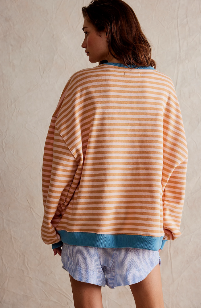 Janina – Striped oversized sweater for a bold autumn style