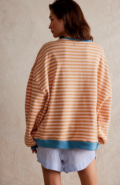 Janina – Striped oversized sweater for a bold autumn style
