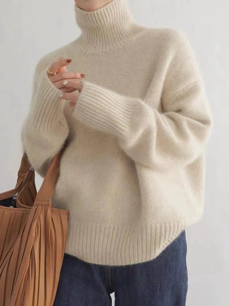 Amber – Elegant Sweater with High Collar for Autumn Days