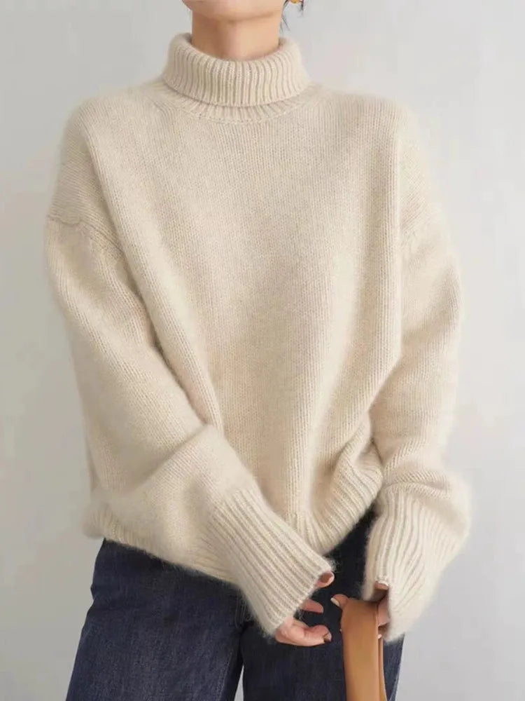 Amber – Elegant Sweater with High Collar for Autumn Days