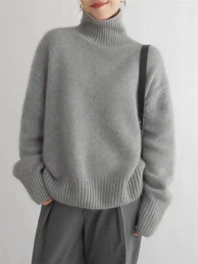 Amber – Elegant Sweater with High Collar for Autumn Days