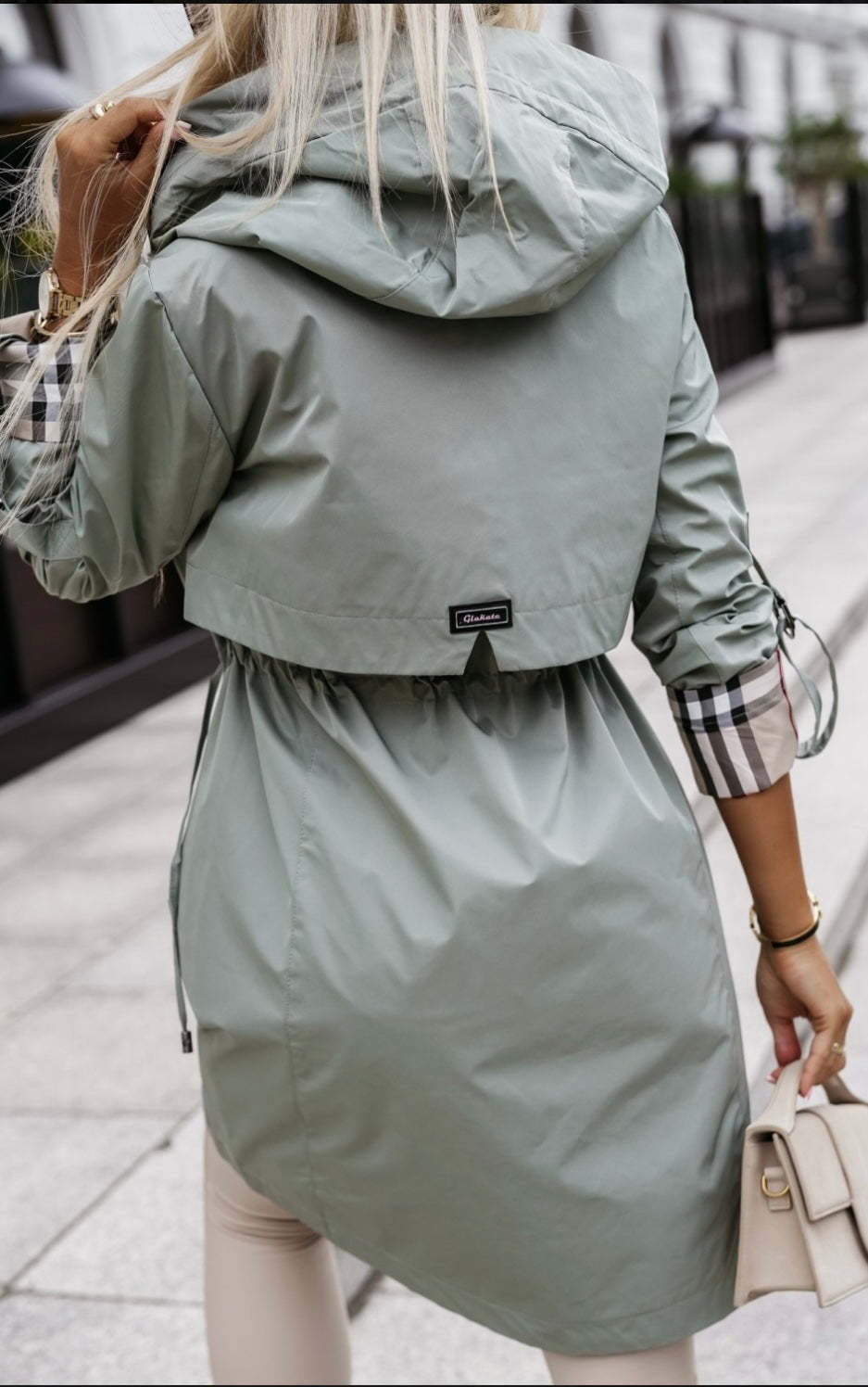 Zuzana – Elegant Trench Coat with a Modern Touch