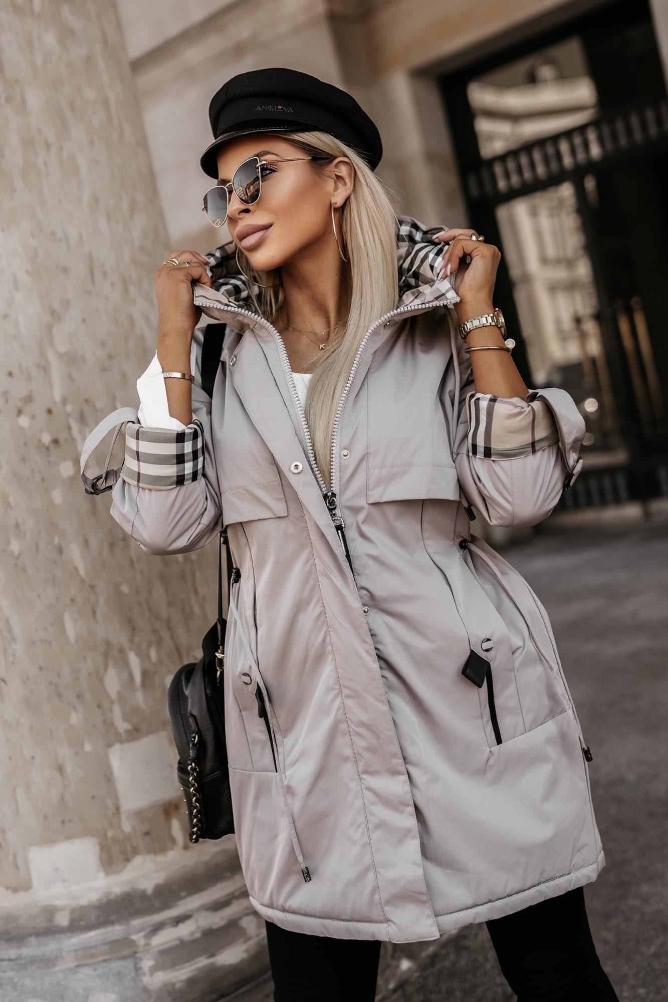 Zuzana – Elegant Trench Coat with a Modern Touch