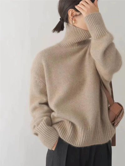 Amber – Elegant Sweater with High Collar for Autumn Days