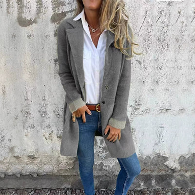 Evelyn – Classic blazer with a modern touch