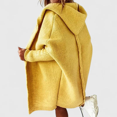 Klára – Elegant Sweater with Hood for Everyday Comfort