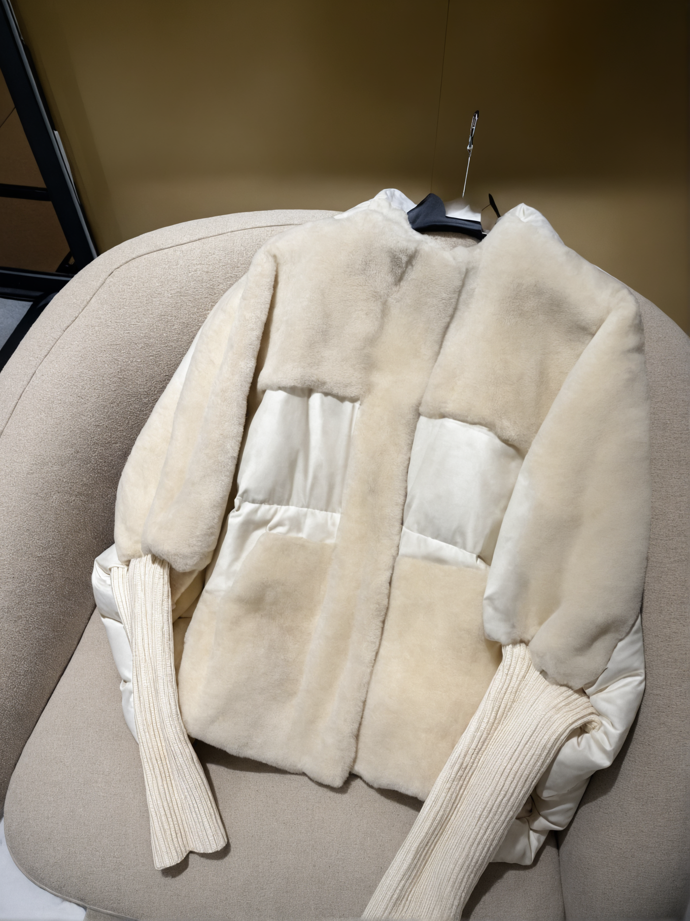 Alena – Stylish coat for cold days